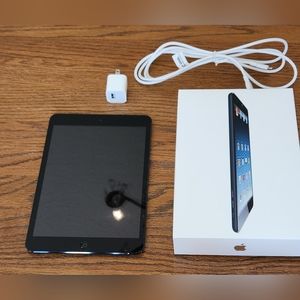 Apple First Gen Black IPad Mini With Original Box And Accessories Used Condition